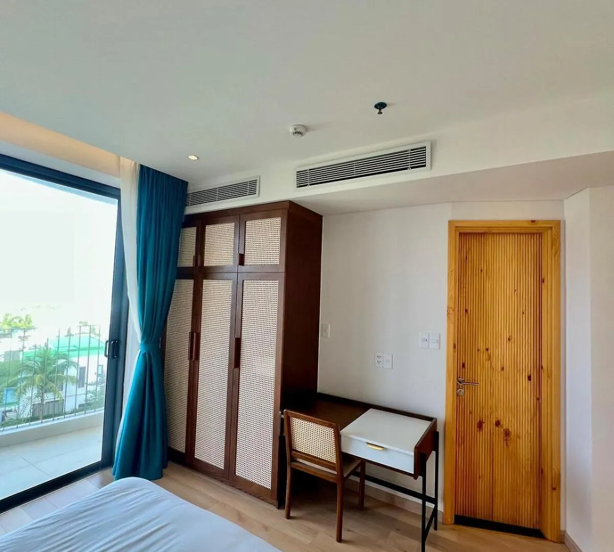 アパート Aqua Blue Ocean View Condo - Free Swimming Pool ホイアン