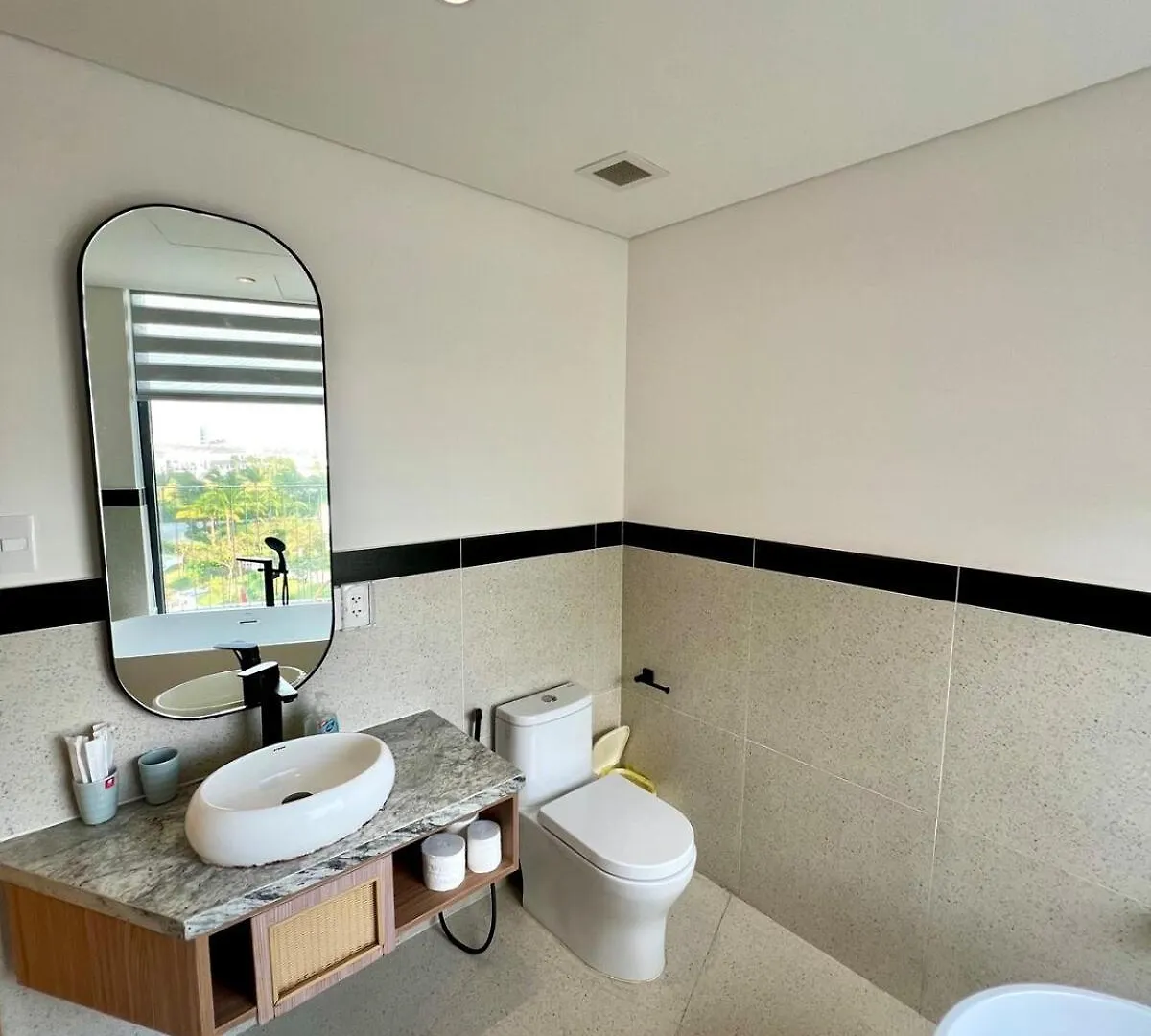 Aqua Blue Ocean View Condo - Free Swimming Pool ホイアン